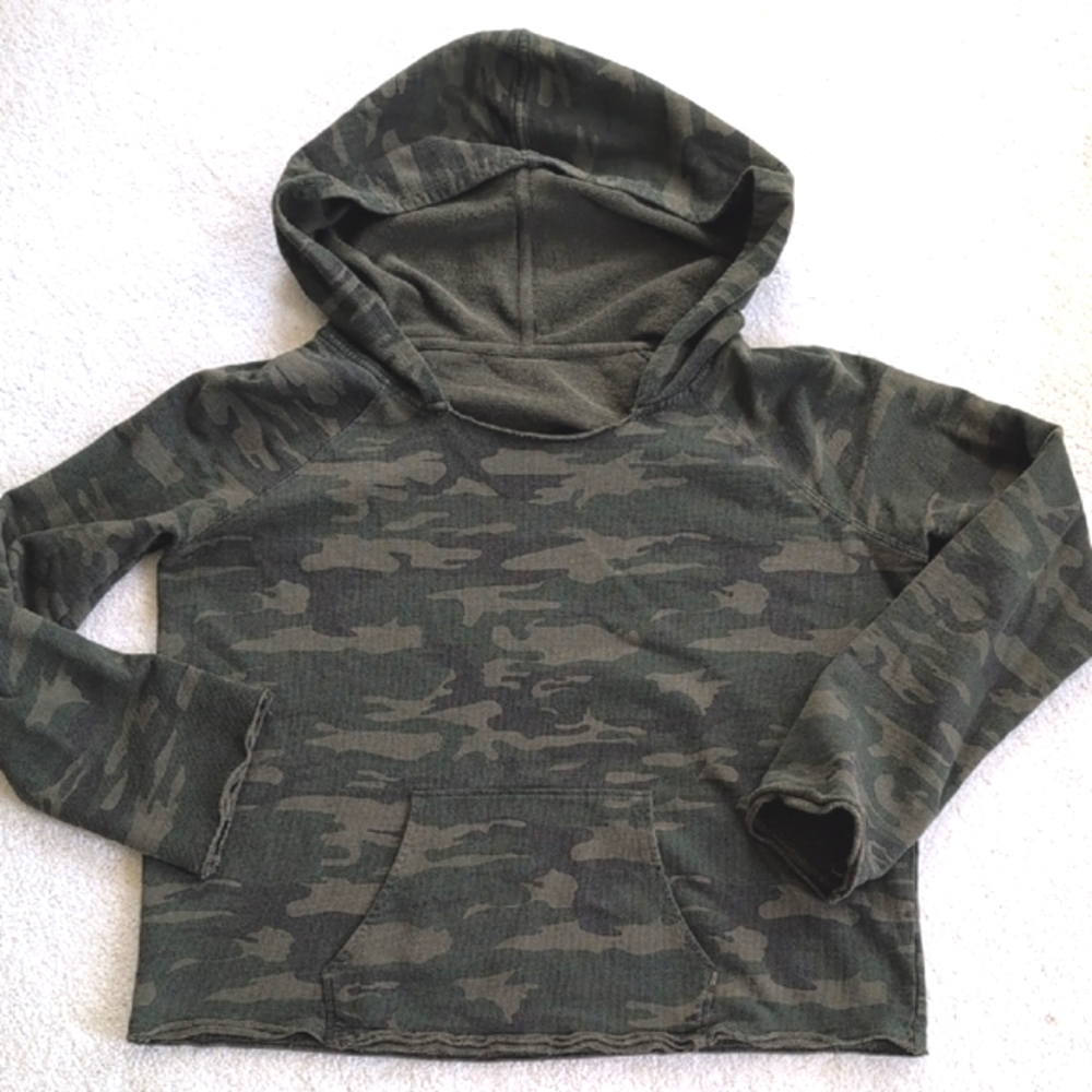 Sanctuary Camo Hooded Sweatshirt, Size M/L, EUC